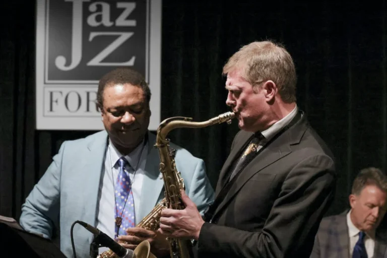 Vincent Herring and Eric Alexander playing at the Jazz Forum